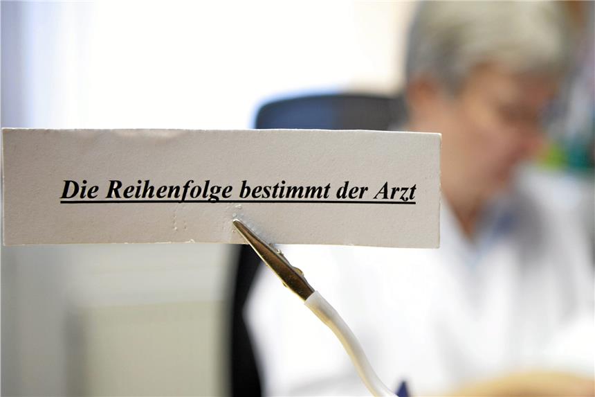 Deutlich mehr Patienten in der Notfallpraxis Jeweils ein Arzt versieht den Bereitschaftsdienst in der Notfallpraxis.
