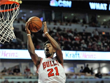 Jimmy Butler (21) holte für die Chicago Bulls im Spiel gegen die Pelicans 28 Zähler. Foto: Paul Beaty