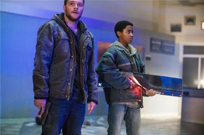 Jimmy (Jack Reynor) und Eli (Myles Truitt) haben nicht nur einen Gangster auf ihren Fersen. Foto: Concorde Filmverleih GmbH