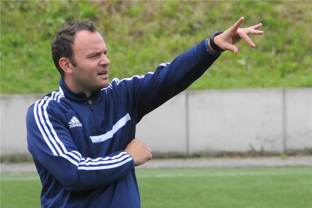 Die meisten heimischen Trainer sagen: „Löw hat zu spät reagiert“ Jimmy Thimm, Coach des FC Frohlinde II.