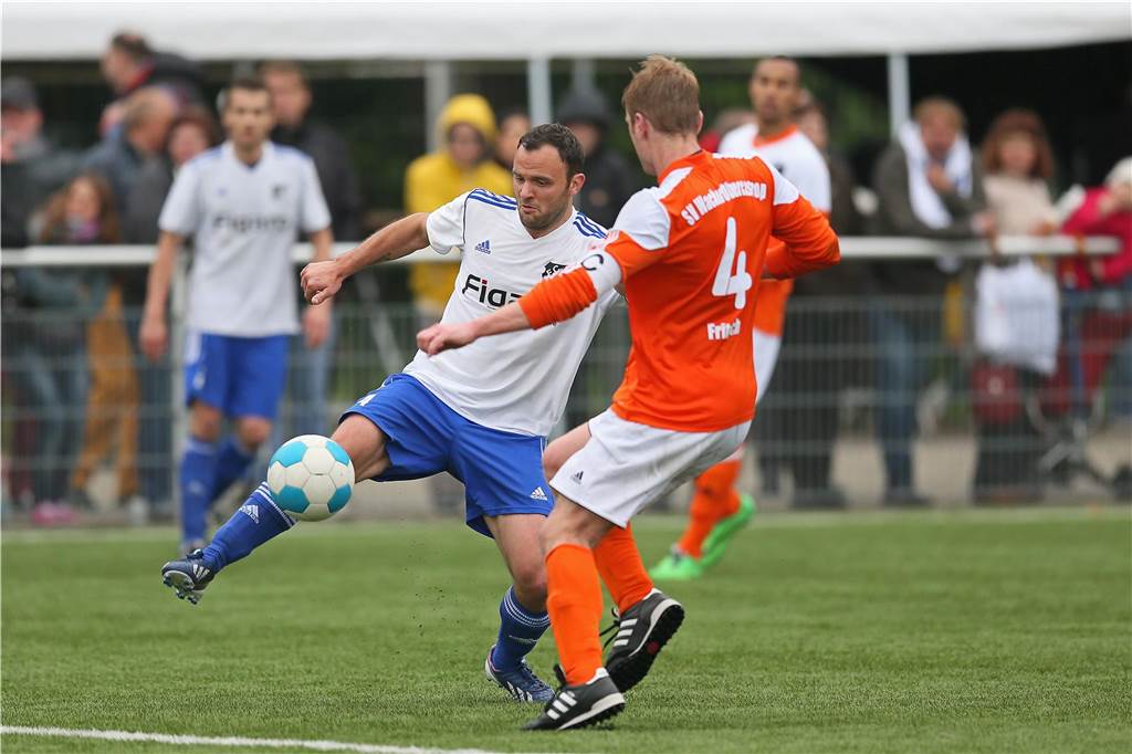 Castrop-Rauxeler Stadtmeisterschaft war erste Bühne für Profis: Turnier hatte nicht immer guten Ruf Jimmy Thimm (links) spielte als Junior für die Spvg Schwerin und später u.a. für den FC Frohlinde.