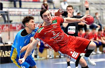 Jo Gerrit Genz (rotes Trikot) steuerte drei Tore für den ASV Hamm im Spiel gegen Koblenz bei.