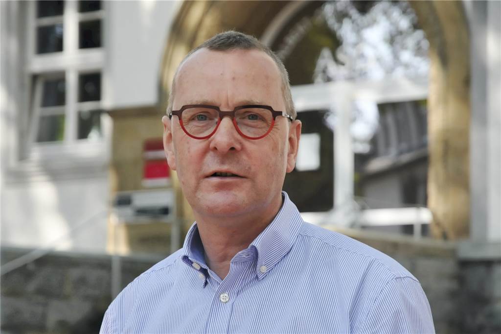 Schulleiter Höck über den heiklen Neustart in NRW in der Corona-Krise Joachim Höck leitet das Adalbert-Stifter-Gymnasium seit Beginn des Schuljahres.
