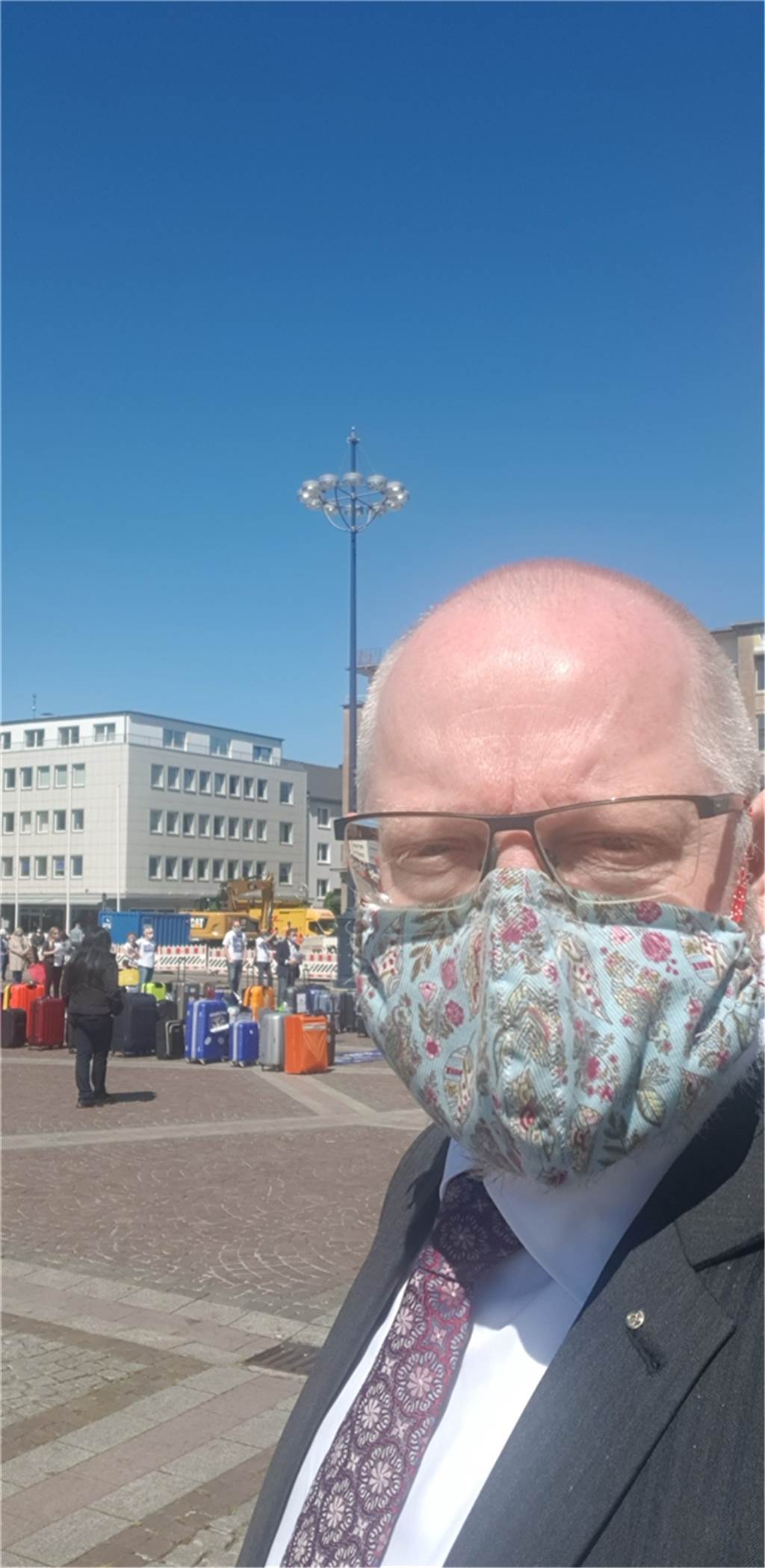 Lüner Reisebüro-Chef: „Unsere Lage ist alarmierend und dramatisch“ Joachim Horn war - natürlich mit Maske und Abstand - bei der Demo der Reisebüromitarbeiter dabei.