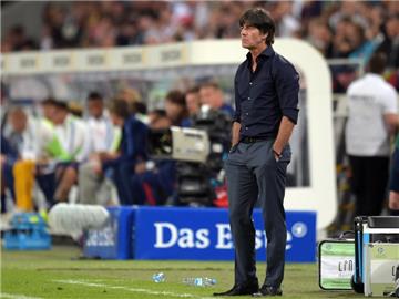 Joachim Löw kassierte erstmals in seiner Bundestrainer-Karriere drei Niederlagen in einer Länderspiel-Saison. Foto: Federico Gambarini