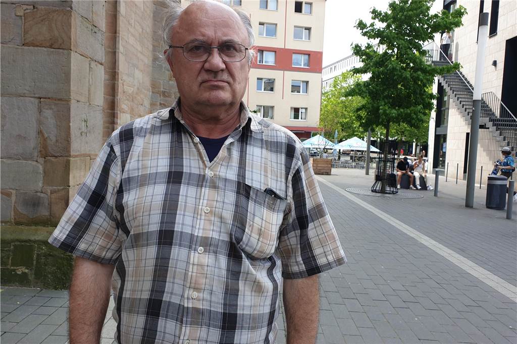 Joachim Palm warnt: Betrüger geben sich als Sparkassenmitarbeiter aus Joachim Palm: In der Urlaubszeit wollten ihn Unbekannte mit einer neuen Masche hereinlegen.