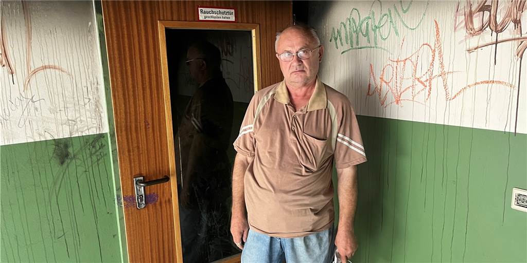 Brände, Drogen, Prostitution: „Das ist kein normales Haus“ Joachim Palm wohnt zur Miete in dem Haus am Körner Hellweg 97.