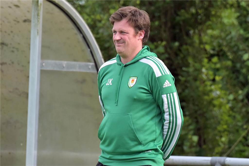Wessum, Vreden und Stadtlohn auf Titeljagd Jochen Kloster will die B-Juniorinnen von Union Wessum zum Pokalsieg führen.