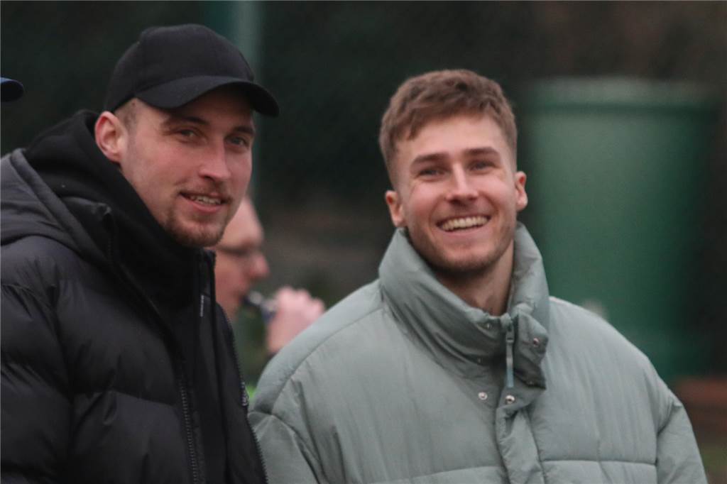 Borker Profi Joel Grodowski will mit Preußen Münster in 2. Liga Joel und Philipp Grodowski lächeln in die Kamera.