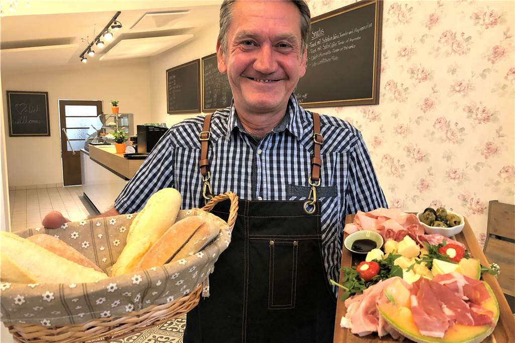 Alessandro Dietrich (24) eröffnet Café und Rösterei „Alte Ziegelei“ Jörg Brosowski ist der Leiter des Cafés "Alte Ziegelei".