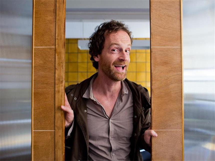 "Faber ist für mich überhaupt kein Vollarschloch" Jörg Hartmann spielt im Dortmunder Tatort den Kriminalhauptkommissar Peter Faber.