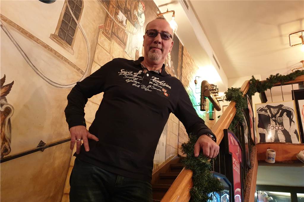 Euro 2024: „Ein konjunkturelles Sommermärchen erwarten wir nicht“ Gastronom Jörg Kemper im „Wenkers“ am Alten Markt in Dortmund.