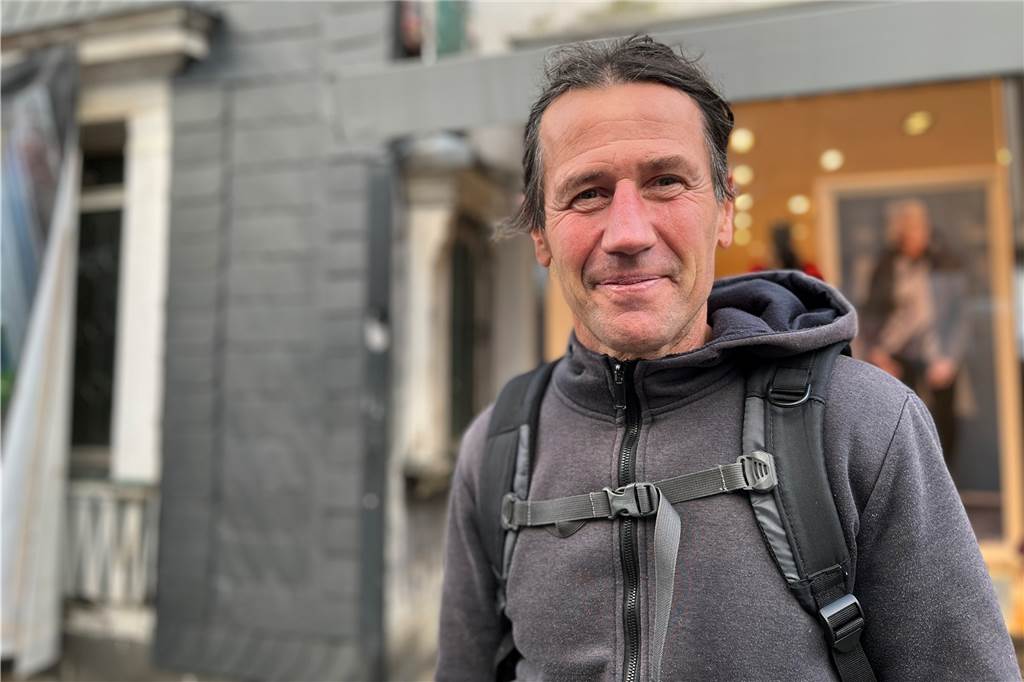„Dass die WM in Katar stattfindet, finde ich unmöglich“ Jörg Rettschlag habe sich früher für Fußball interessiert, heute schaue er den Sport nicht mehr.