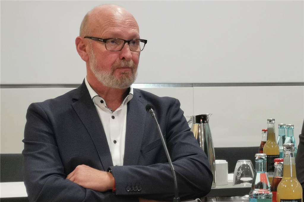 Stadt sucht Wohnungen für Obdachlose - Diskussion um Notschlafstelle Jörg Süshardt, Leiter des Sozialamts