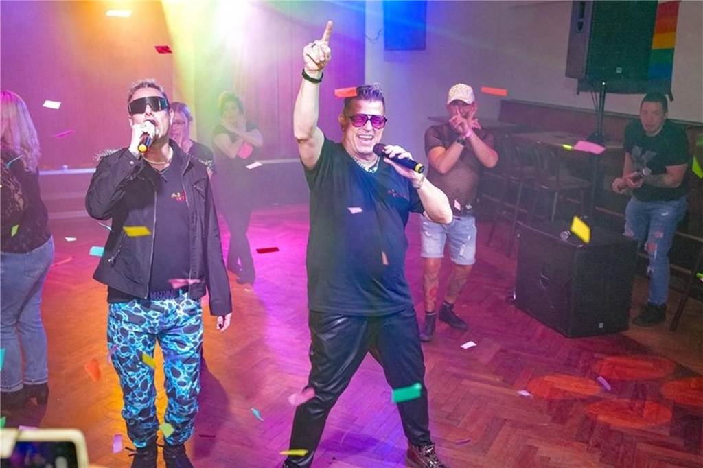 Jörg und Karsten Schlösser feierten im Tanzpalast Mythos eine Warm-up-Party zur 23. Aids-Gala. 