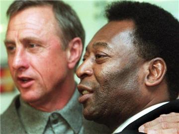 Johan Cruyff und Pelé im Oktober 1999. Foto: Koen Suyk