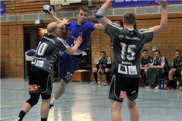 Johannes Beumer (M.) fehlt dem HSC Haltern-Sythen laut Trainer Gerard Siggemann noch drei bis vier Wochen.