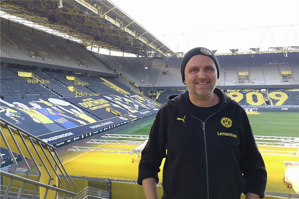 Im Herzen des BVB-Stadions ist Antisemitismus ein viel diskutiertes Thema Johannes Böing im Signal Iduna Park - hier ist das BVB-Lernzentrum zu Hause.