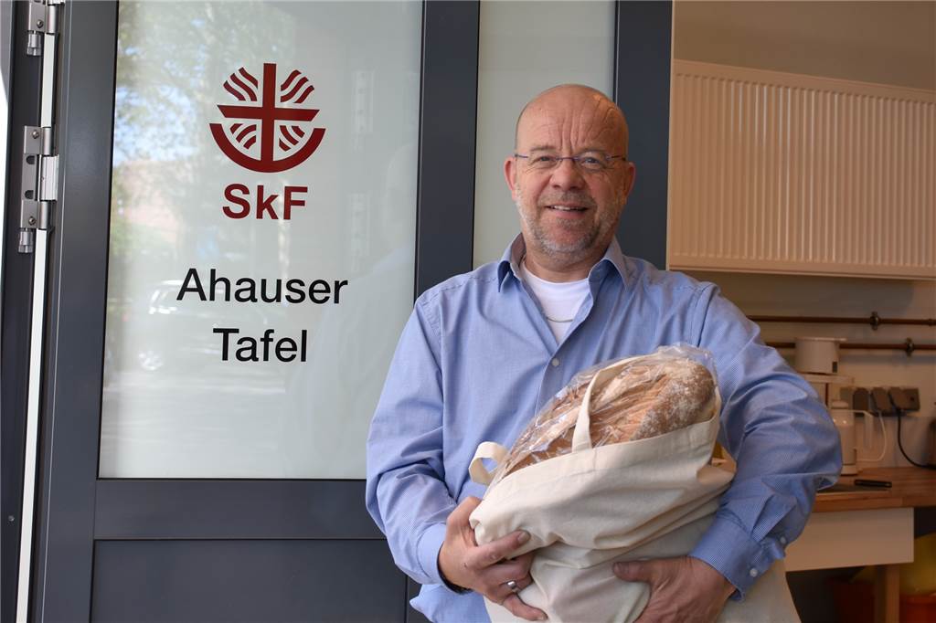 Corona-Krise: Tafel in Ahaus erwartet Welle von Neuanmeldungen Johannes Lügering, Leiter der Ahauser Tafel, ist froh über die Wiedereröffnung.