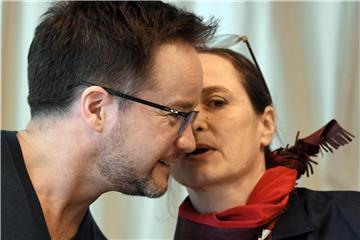 Johannes Öhman (l) und Sasha Waltz setzen auf modernen Tanz. Foto: Maurizio Gambarini