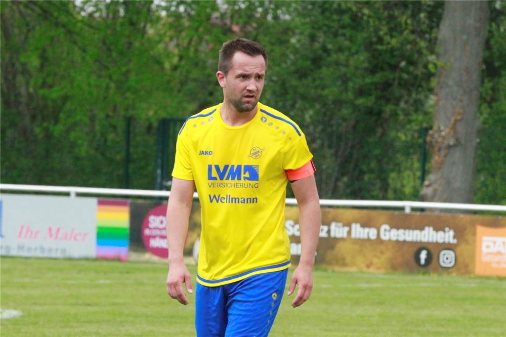 SV Herbern und der Sieg der Moral: „Haben nach dem Ausgleich an der Seitenlinie verhandelt“ Johannes Richter trägt beim SV Herbern die Kapitänsbinde.