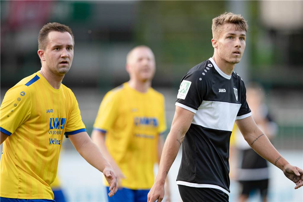 SV Herbern ist chancenlos gegen Preußen Münster - trifft aber zwei Mal Johannes Richter und Joel Grodowski - Grodowski traf zum 2:1 für die Preußen, Richter unfreiwillig zum 3:1.