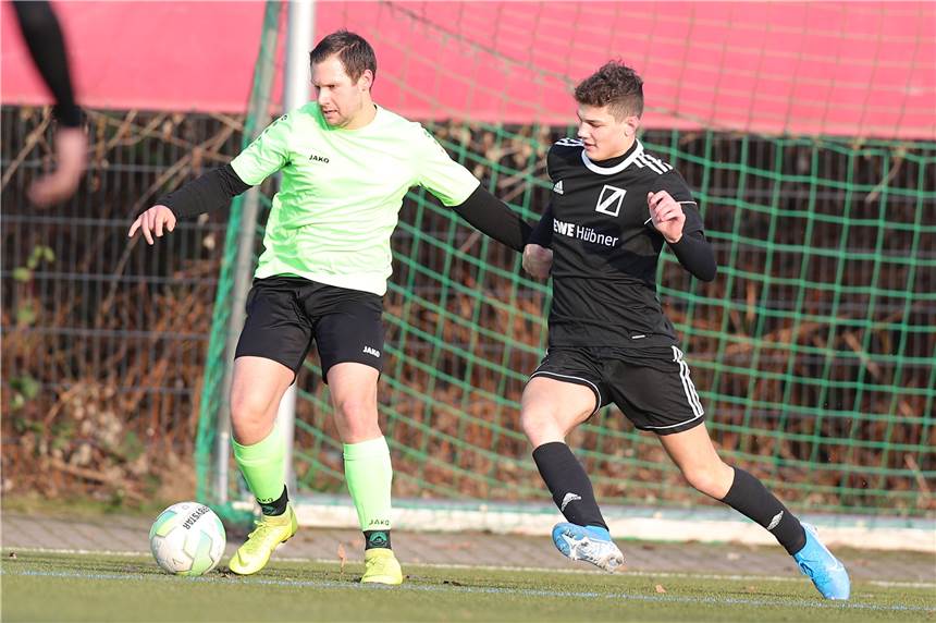 GS Cappenberg kämpft vergeblich - und verliert gleich drei Spieler Jonas Allefeld (r.) traf gegen Kamen zum Anschlusstreffer.