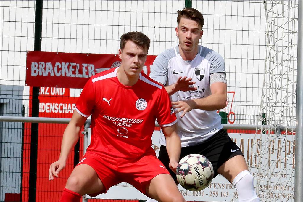 Wochenendübersicht der Livestreams im Amateurfußball: Drei Turniere und spannende Testspiele Jonas Schneck (l.) und der Hombrucher SV spielen eine verbesserungsfähige Vorbereitung.