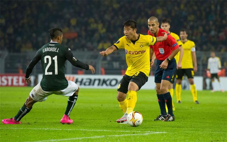 Parks traumhaftes Debüt - Januzaj wirbelt Joo-Ho Park (M.) sicherte dem BVB den Sieg gegen Krasnodar.