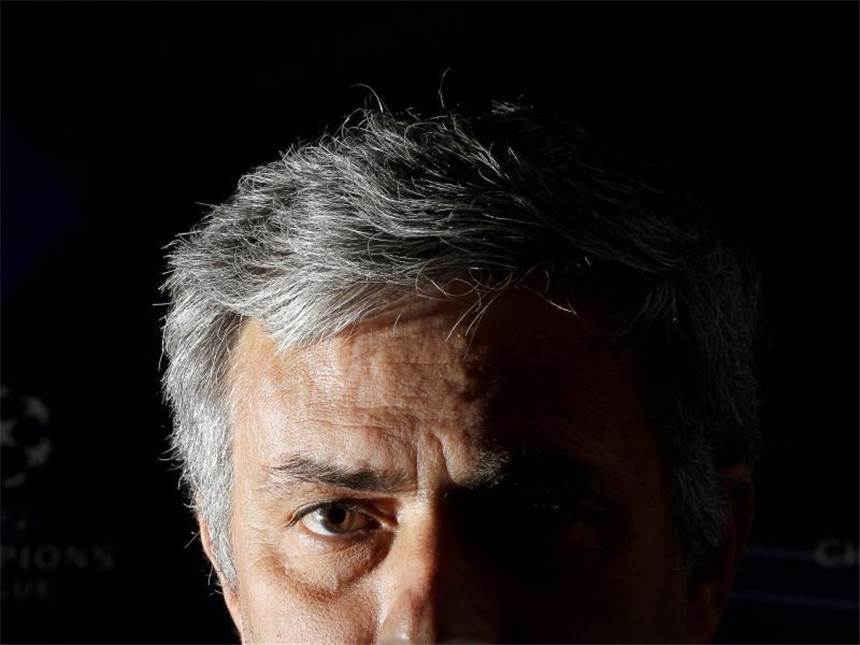 Mourinho im Old Trafford: für ein Benefizspiel José Mourinho gilt als heißer Kandidat auf den Trainerposten bei ManUnited. Foto: Kerim Okten