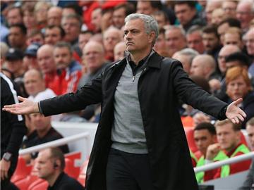 José Mourinho trainiert den Premier-League-Club Manchester United. Foto: Peter Byrne