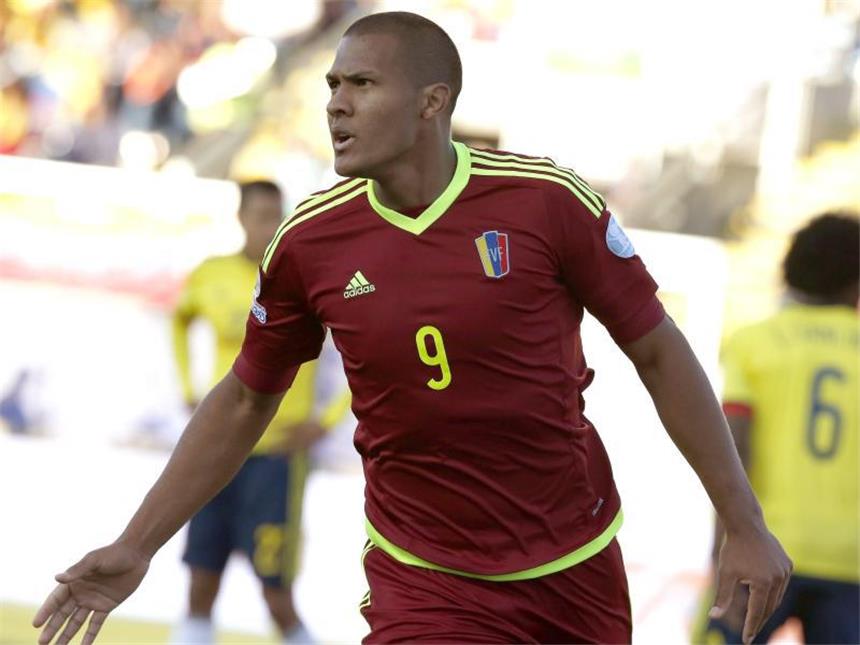 Kolumbien nach Niederlage gegen Venezuela entsetzt José Salomón Rondón war der Matchwinner für Venezuela. Foto: Kiko Huesca