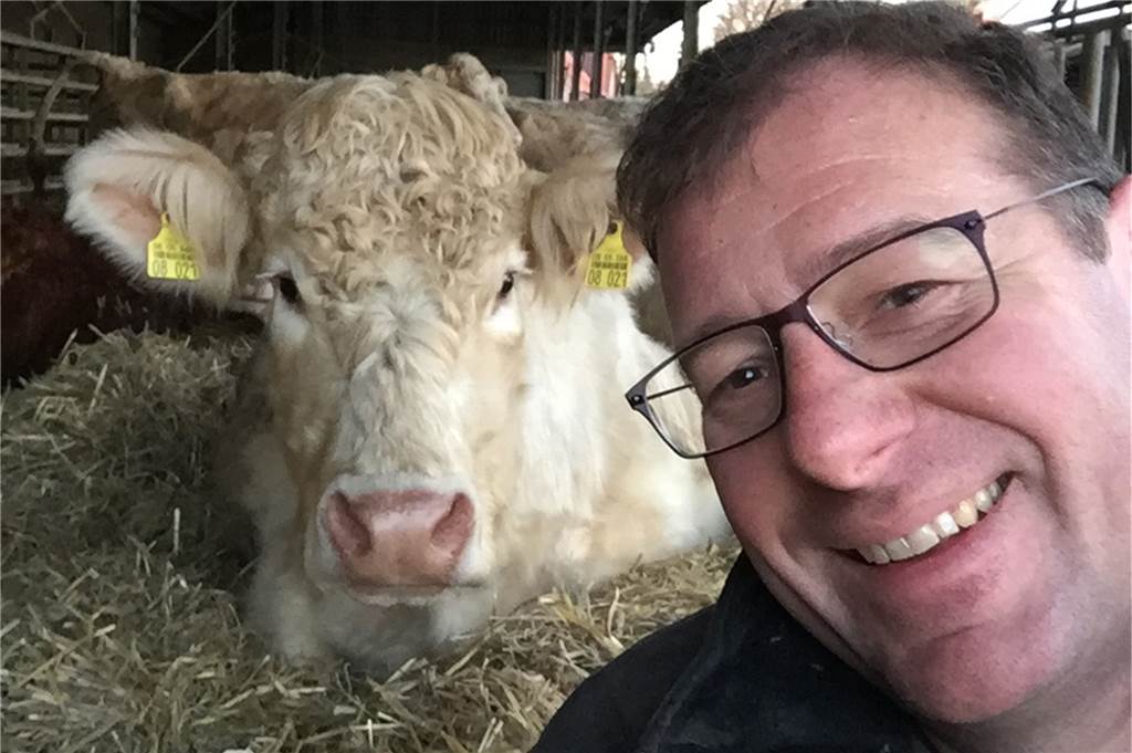 Ausbildung in der Metzgerei: Was viele abschreckt, macht einem Dorstener Azubi keine Angst Josef Bellendorf ist Fleischsommelier und züchtet sogar seine eigenen Rinder.