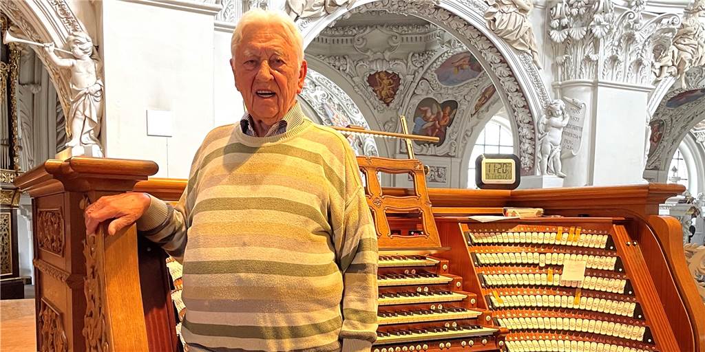Josef Buttgereit hat 72 Jahre Orgel gespielt. Jetzt wurde er eingeladen, sich an die größte Domorgel der Welt in Passau zu setzen. Ein überwältigendes Erlebnis.