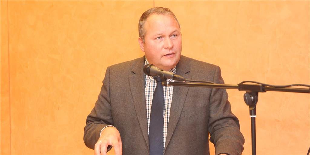 Die Nebeneinkünfte von Josef Hovenjürgen (CDU): So viel bekommt er Josef Hovenjürgen bei einer Versammlung Kreisversammlung der Jungen Union im Seehof Haltern.
