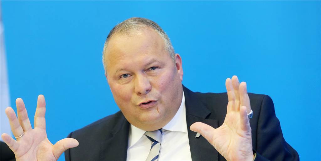 Ein Sieg für Josef Hovenjürgen: Alles andere wäre überraschend gewesen Josef Hovenjürgen hat seinen Wahlkreis wiederholt gewonnen. Nun bleibt abzuwarten, welche Rolle er künftig in Düsseldorf spielen wird.