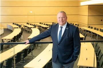 Josef Hovenjürgen ist seit sechs Jahren Vorsitzender der RVR-Verbandsversammlung. Das Ruhrparlament wird am 13. September erstmals direkt von den Bürgern gewählt.