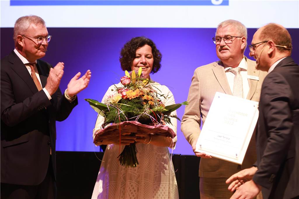 Josef Terhalle wurde am Freitag als Unternehmer des Jahres 2022 ausgezeichnet. Der 63-jährige Ottensteiner hat innerhalb von 36 Jahren die Firma Terhalle vom Ein-Mann-Unternehmen zu einem Firmenverbund mit über 500 Mitarbeitern ausgebaut.