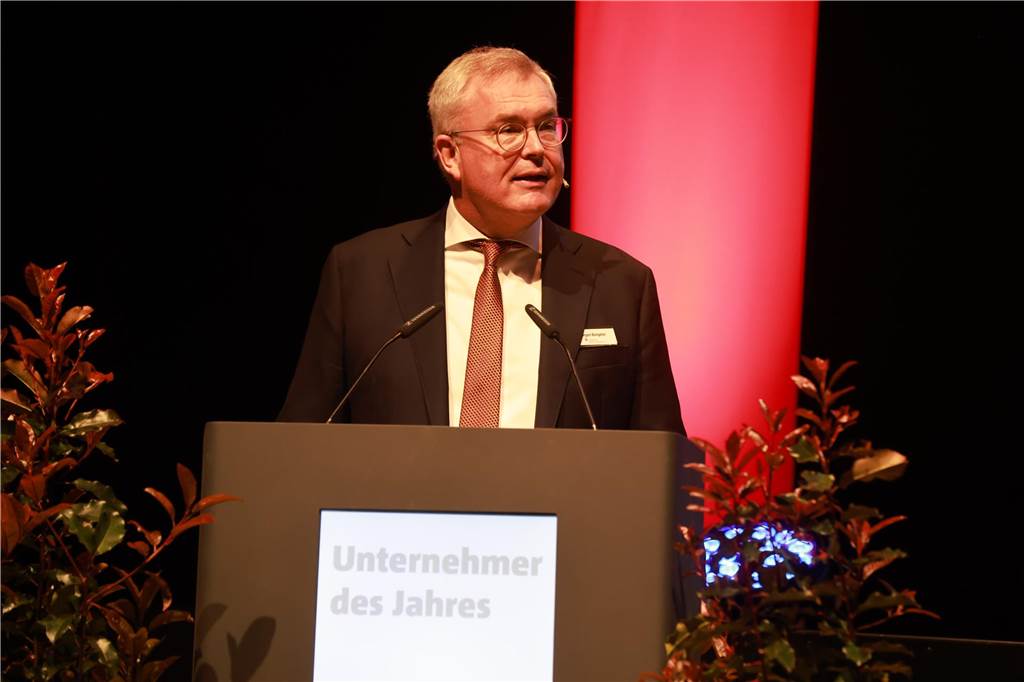 Josef Terhalle wurde am Freitag als Unternehmer des Jahres 2022 ausgezeichnet. Der 63-jährige Ottensteiner hat innerhalb von 36 Jahren die Firma Terhalle vom Ein-Mann-Unternehmen zu einem Firmenverbund mit über 500 Mitarbeitern ausgebaut.