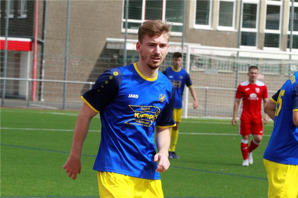 Erst das Knie, dann Corona: Youngster vom SV Herbern wird beim Comeback ausgebremst Joshua Harhoff muss erneut wegen gesundheitlicher Probleme aussetzen.