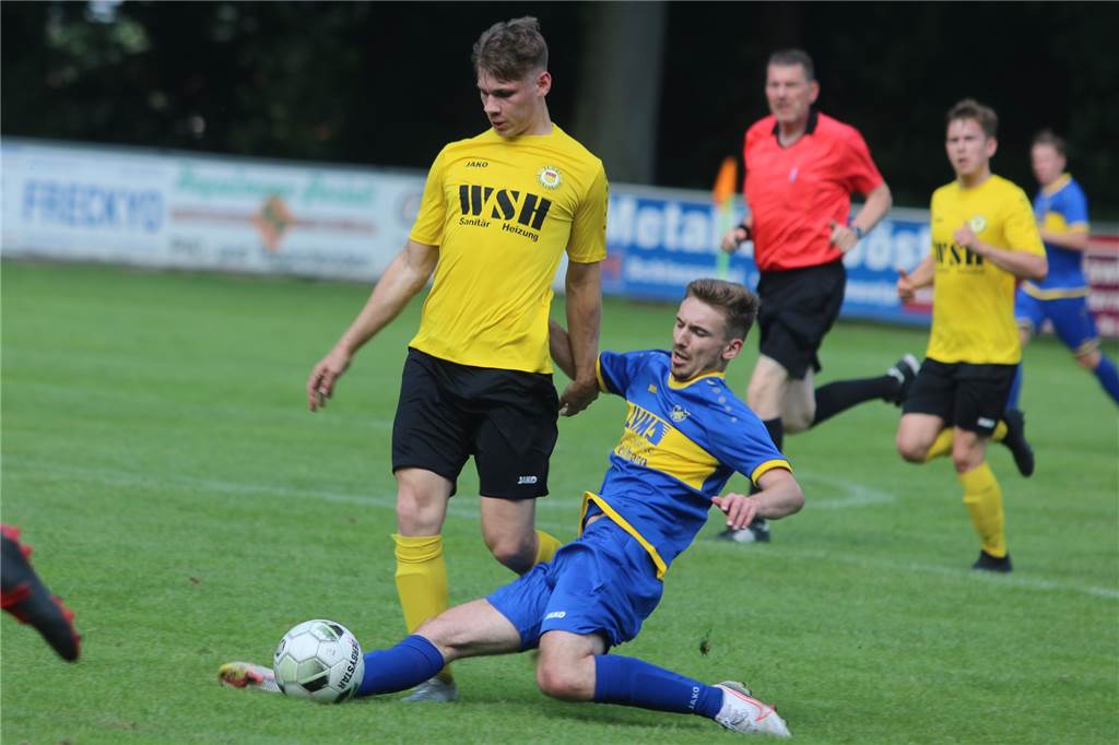 Die Krankenakte beim SV Herbern wird immer wieder länger und kürzer Joshua Harhoff (r.) fällt aktuell nach wie vor aus.