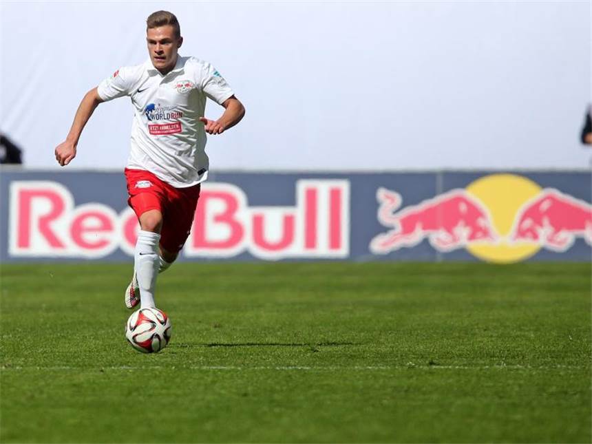 Transferbörse der 18 Bundesligisten vor dem Saisonende Joshua Kimmich ist bisher der einzige Neuzugang des FC Bayern München. Foto: Jan Woitas