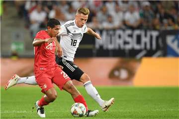 Joshua Kimmich spielte gegen Peru im defensiven Mittelfeld. Foto: Arne Dedert