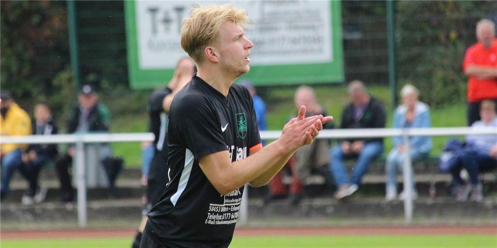 SuS Oberaden jubelt: Sieg beim Bezirksligisten - und Abwehr-Hüne bleibt Joshua Kusch erzielte in Lohauserholz für den SuS Oberaden den 1:0-Führungstreffer.