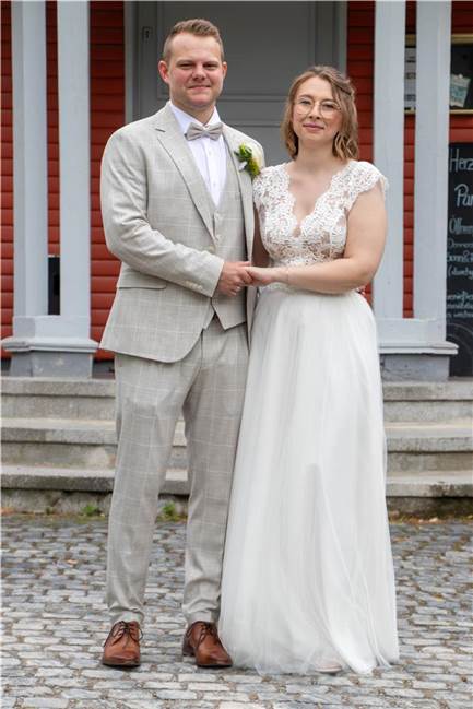 Joyce Herrmann und Jan Nebe heiraten: Buntes Urlaubsprogramm statt Hochzeitsreise Joyce (geborene Herrmann) und Jan Nebe haben keine klassische Hochzeitsreise geplant. Dennoch stehen drei Stationen im Kalender des Ehepaars.
