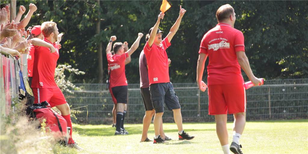 Doppelter Krankenwagen-Einsatz: RW Unna gewinnt packendes Derby bei BR Billmerich Jubel bei RW Unna über das 2:1 gegen BR Billmerich. Das war gleichzeitig der Endstand im Derby.