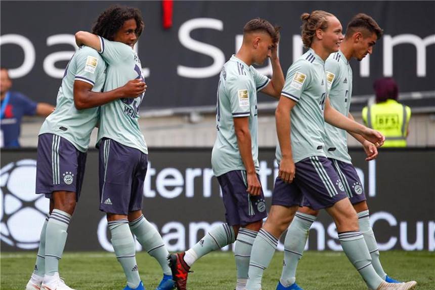 Kovac besiegt Tuchel: „Nicht überbewerten“ Jubel beim FC Bayern nach einem Tor von Joshua Zirkzee (l) gegen Paris Saint-Germain. Foto: Erwin Scheriau