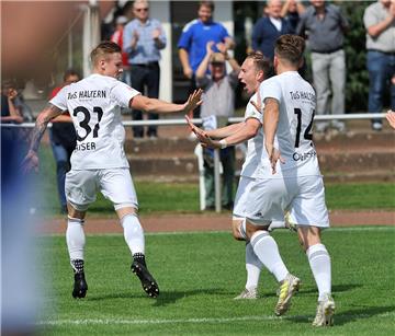 Jubel beim TuS Haltern: Die Torschützen Gerrit Kaiser (l.) und Stefan Oerterer (r.) jubeln mit Julian Hölscher.
