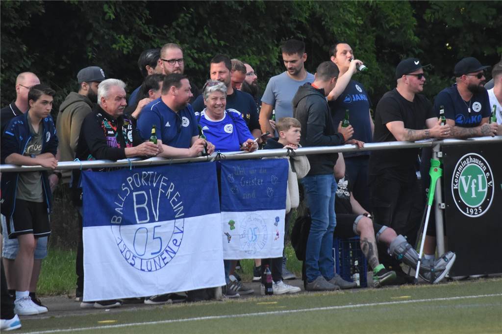 Vereinsheim des BV Lünen wäre auf Aufstiegsfeier vorbereitet: „Sind aktuell große Sölde-Fans“ Jubel in Blau und Weiß? Der BV Lünen hofft auf den Last-Minute-Aufstieg in die Kreisliga A.