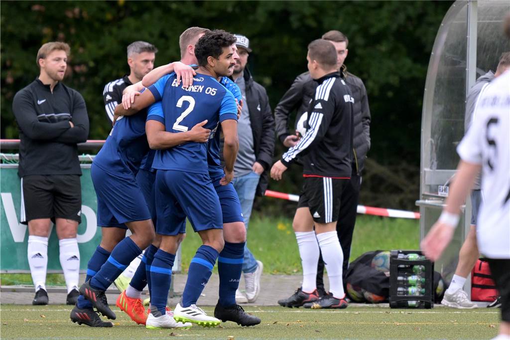 Jubelt der BV Lünen auch in der Rundturnhalle? Dafür in der Verantwortung stehen: Murat Bicim, Kevin Röll, Patrick Röll, Tom Mlinski, Stephan Voigt, Nico Brand, Marius Milcarek, Seymen Akbulut, Jonas Stephan, Dennis Niewalda, Michael Düvel, Kevin Schmidt.